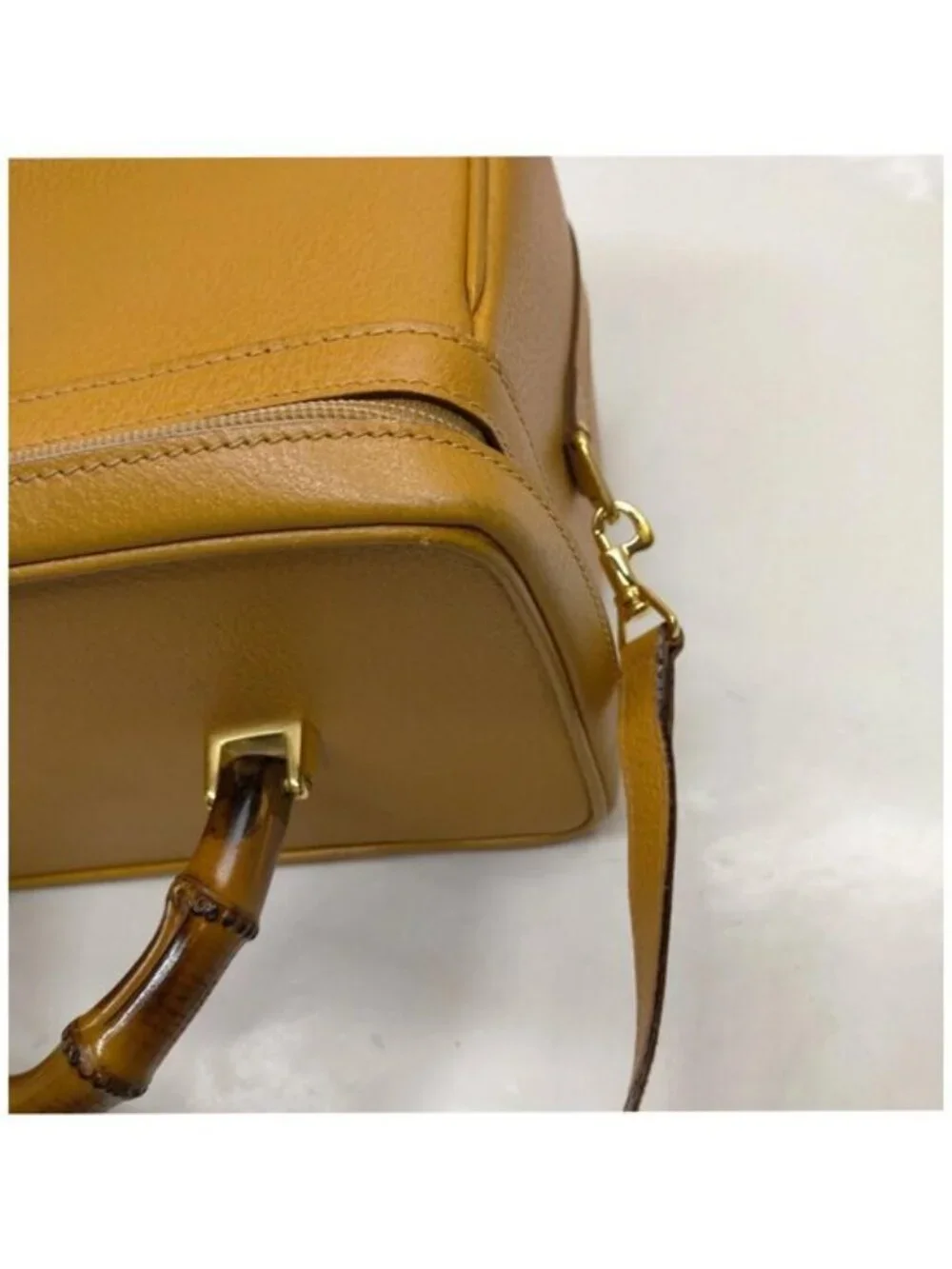 Authentic Vintage Gucci Bamboo Handle Gold Leather Vanity Case Shoulder Bag